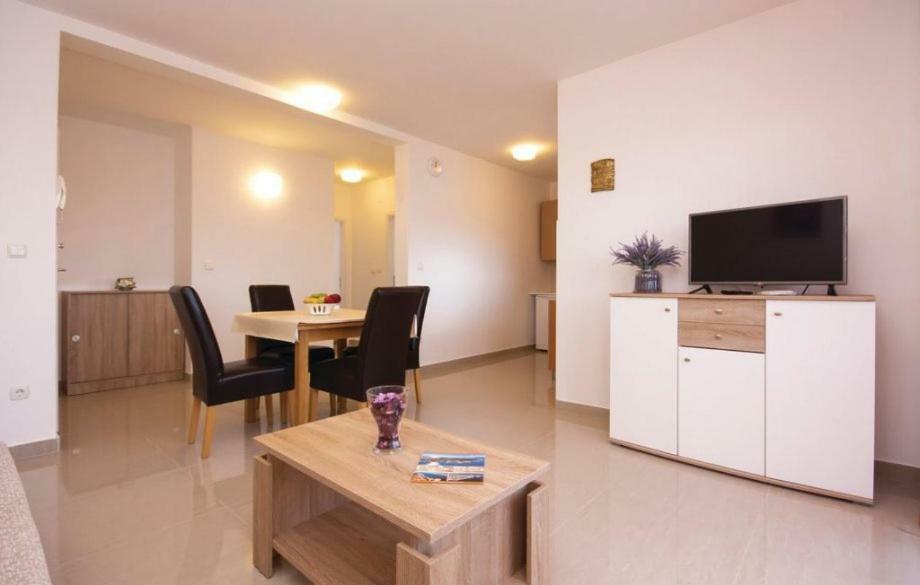 ברודאריצה Apartmani Korenika מראה חיצוני תמונה